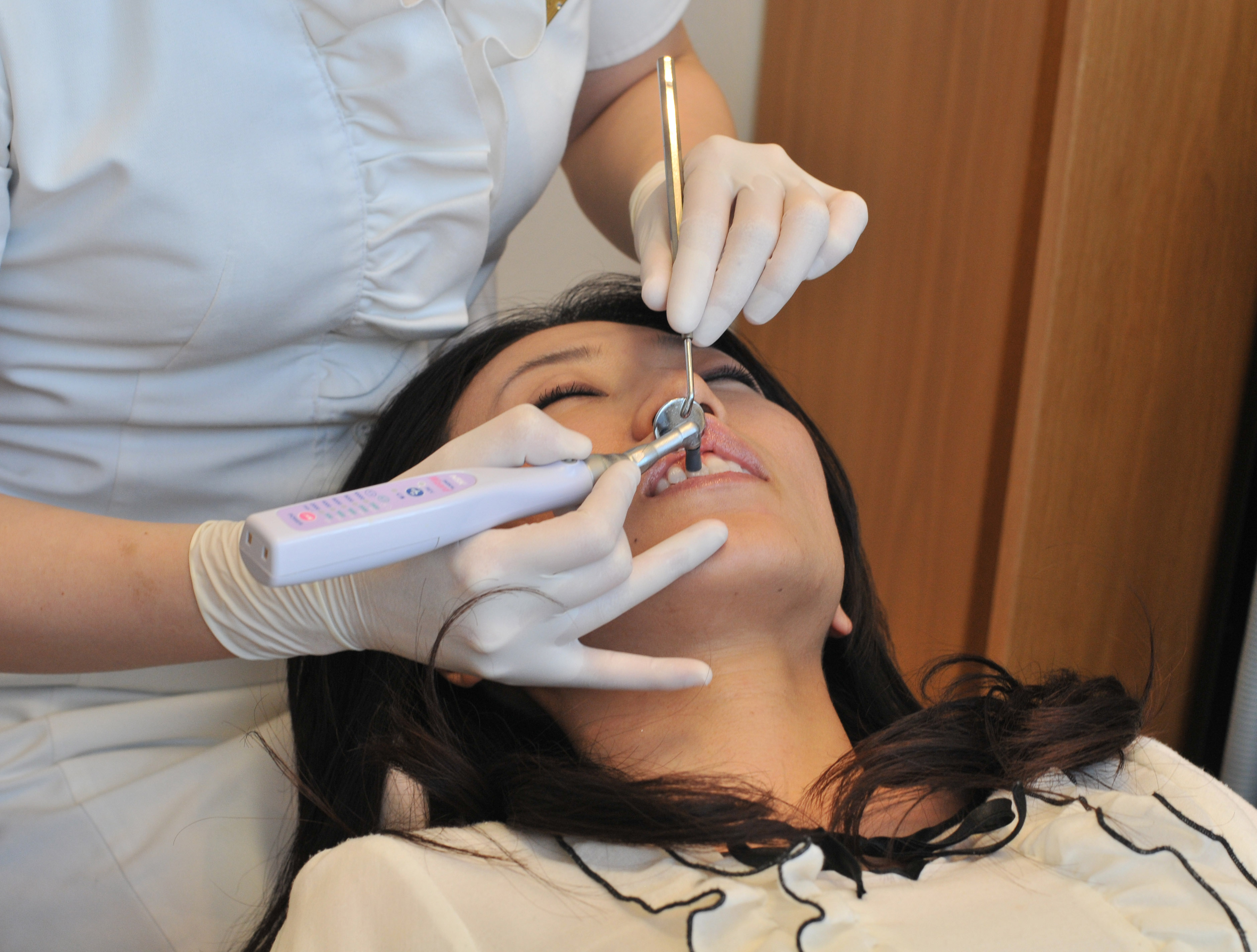 歯科のクリーニング　施術風景